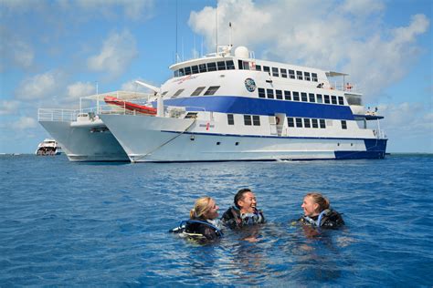 dive tsrip|liveaboard dive trips.